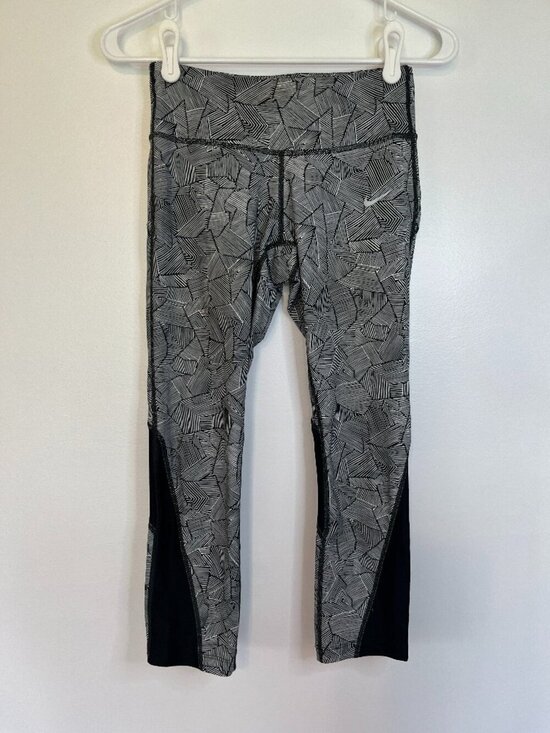 Nike Pants - Nike Running Dri-Fit Black White Geometric Pattern 3/4 Leggings